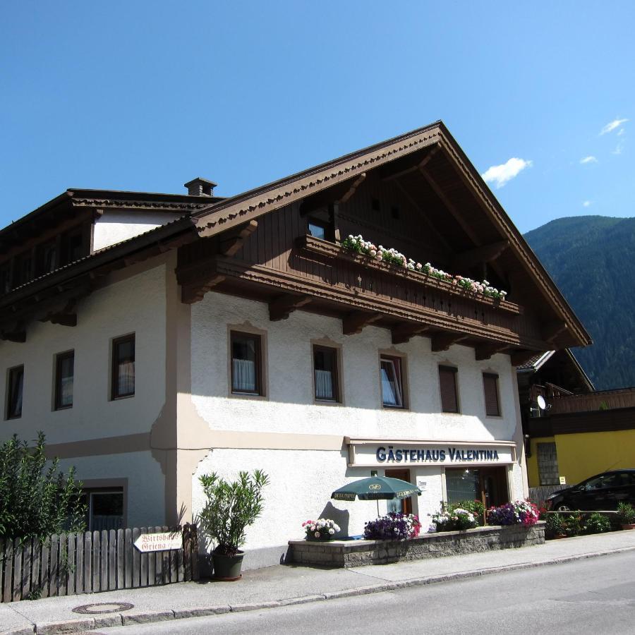 Gaestehaus Valentina Mayrhofen Bagian luar foto